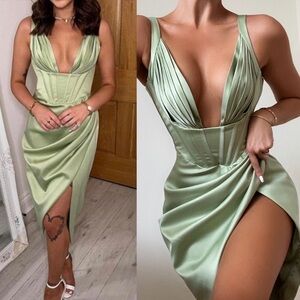 HOUSE OF CB FAYE PISTACHIO SATIN CORSET MIDI DRESS NWOT size L plus cup